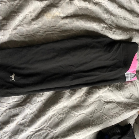 PINK capris - Picture 2 of 2